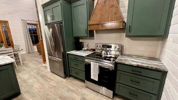 Refrigerador, microondas, parrilla de estufa y lavavajillas