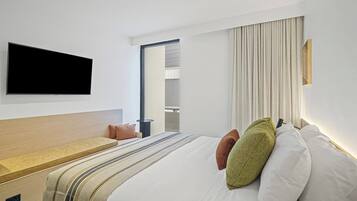 Iron/ironing board, free WiFi