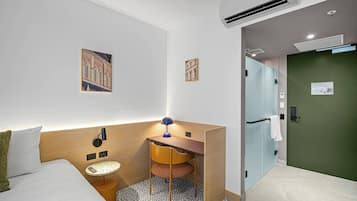 Iron/ironing board, free WiFi