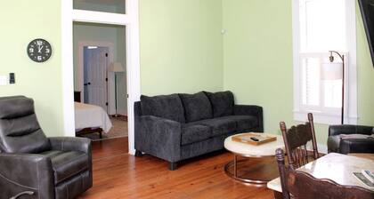Stunning Tiny House Close to Fantastic Hiking Trails in Little Rock, Arkansas