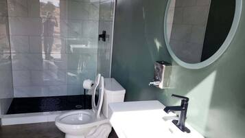 Towels, soap, shampoo, toilet paper