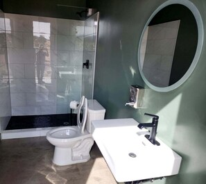 Handdukar, tvål, schampo och toalettpapper