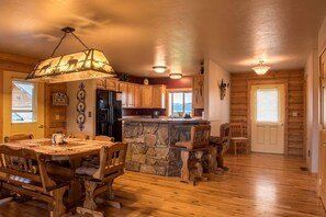 Dining - Secluded Mountain-View Cabin with Cross-Country Trails Near Scenic Lakes in Idaho (Driggs)