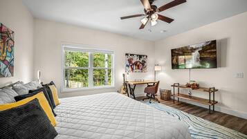 3 bedrooms, desk, WiFi, bed sheets