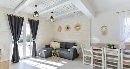 Villa Carnela with heated pool