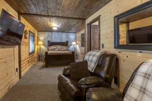 5 bedrooms, WiFi, bed sheets - Spacious Rustic Cabin with Hot Tub and Game Loft Near Trails in Island Park, Idaho (Idaho City)