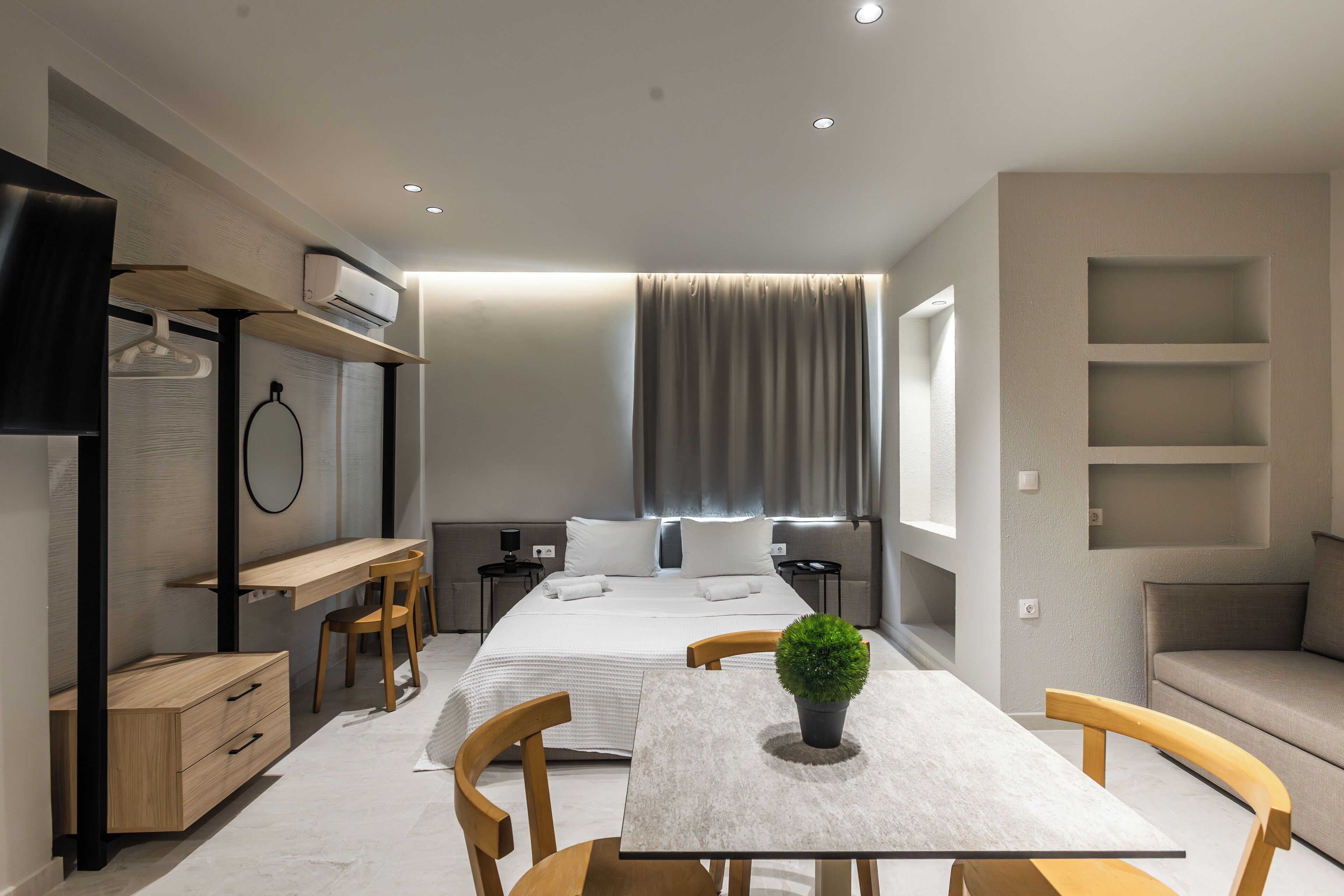 Grand Room | Peralatan tempat tidur hipoalergenik, langsir/tirai gelap terus 