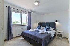 4 habitaciones, tabla de planchar con plancha y wifi gratis 