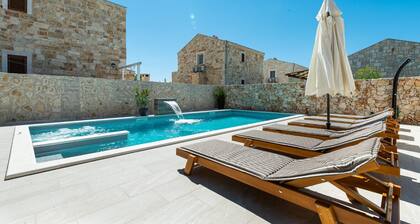 Villa Rea 3 mit beheiztem Pool
