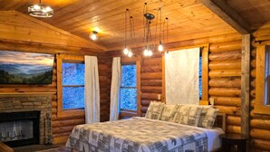 Room - Romantic Cozy Cabin Designed for relaxation and Tranquility in Sevierville, Tennessee (Sevierville)