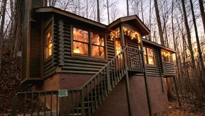 Exterior - Romantic Cozy Cabin Designed for relaxation and Tranquility in Sevierville, Tennessee (Sevierville)