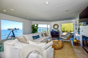 TV, fireplace - Gorgeous Oceanfront Vacation Rental with Breathtaking Views, Minutes from Half Moon Bay and San Francisco (Montara)