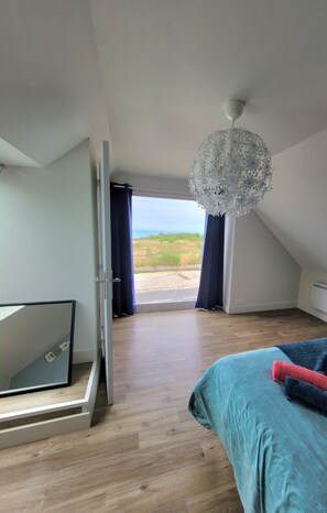 3 bedrooms, iron/ironing board, travel cot, free WiFi - Relaxation by the sea - beach access - private spa and sauna (Plouescat)