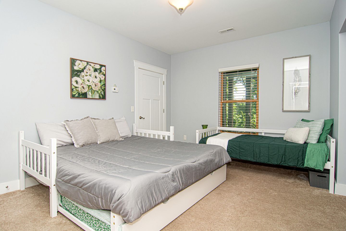 3 bedrooms, desk, iron/ironing board, WiFi