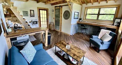 Gorgeous Chic Treehouse with Lofted Interior and Panoramic Views in Arkansas