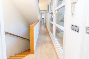 Interior - Holiday Home 'Siker' with Private Terrace and Wi-Fi (Banyoles)