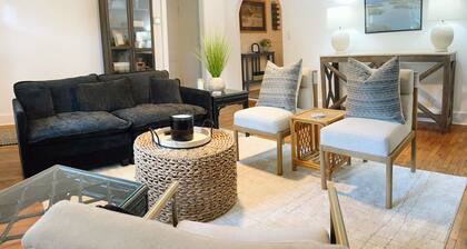 Beautifully furnished 3-bed/1-bath house in downtown Hogansville for rent!