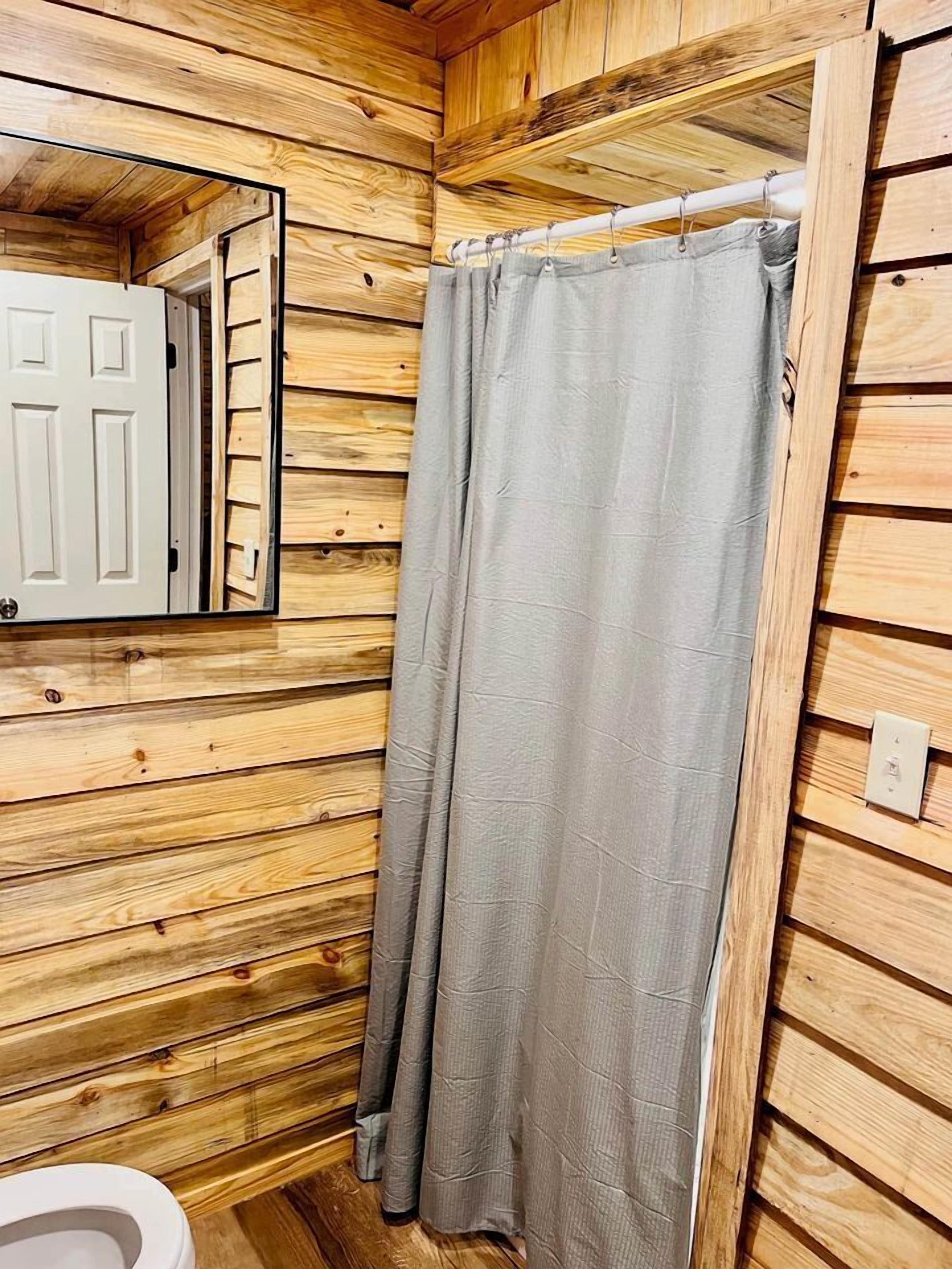 Towels, soap, shampoo, toilet paper