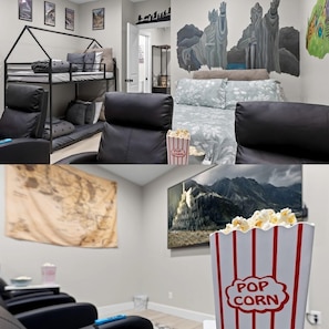 4 室のベッドルーム、デスク、アイロン / アイロン台、旅行用ベビーベッド