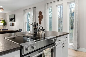 Refrigerador, microondas, parrilla de estufa y lavavajillas