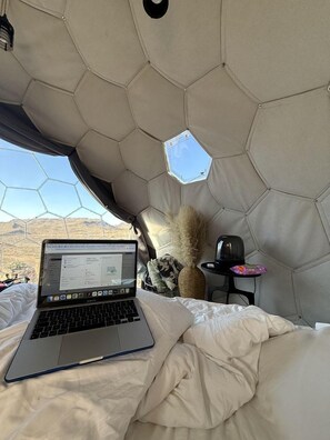 1 bedroom, travel crib, WiFi