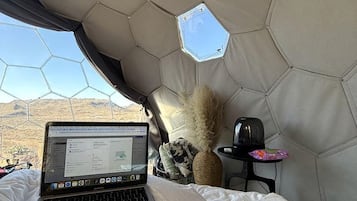 1 bedroom, travel crib, WiFi