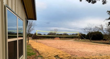 Rustic Cabin for Memorable Glamping Experience in Jacksboro, Texas