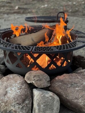 Fireplace - Stunning, Off-Grid Tipi near Sheep Lake and Yellowstone National Park (Cameron)