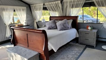 WiFi, bed sheets