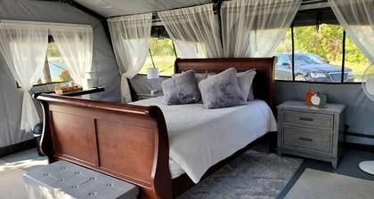 Charming and Pet Friendly Glamping Tent in Central Illinois, Perfect for a Weekend Escape in Nature