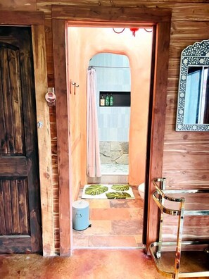 Jetted tub, hair dryer, towels, soap