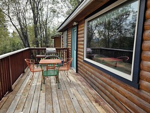 تناول الطعام بالخارج