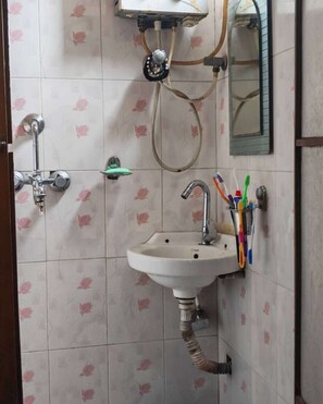 淋浴設備、風筒、提供毛巾、番梘