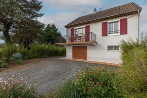 Exterior - Gîte Du Ptit Lou with Private Terrace, Garden & Wi-Fi in Noyers-sur-Cher (Noyers-sur-Cher)