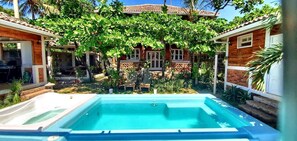 مغطس سبا خارجي