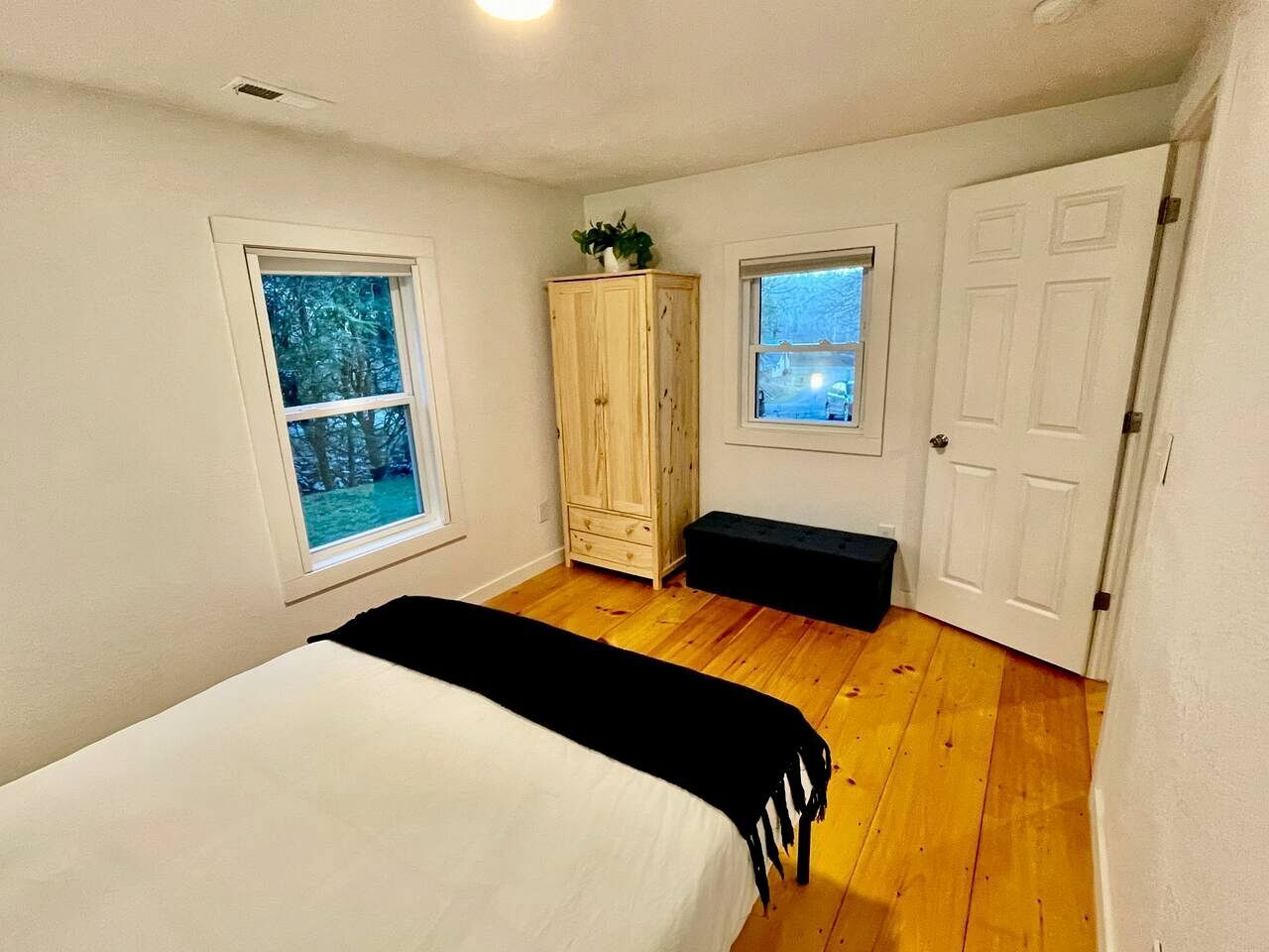 2 Schlafzimmer, Schreibtisch, Bügeleisen/Bügelbrett, WLAN