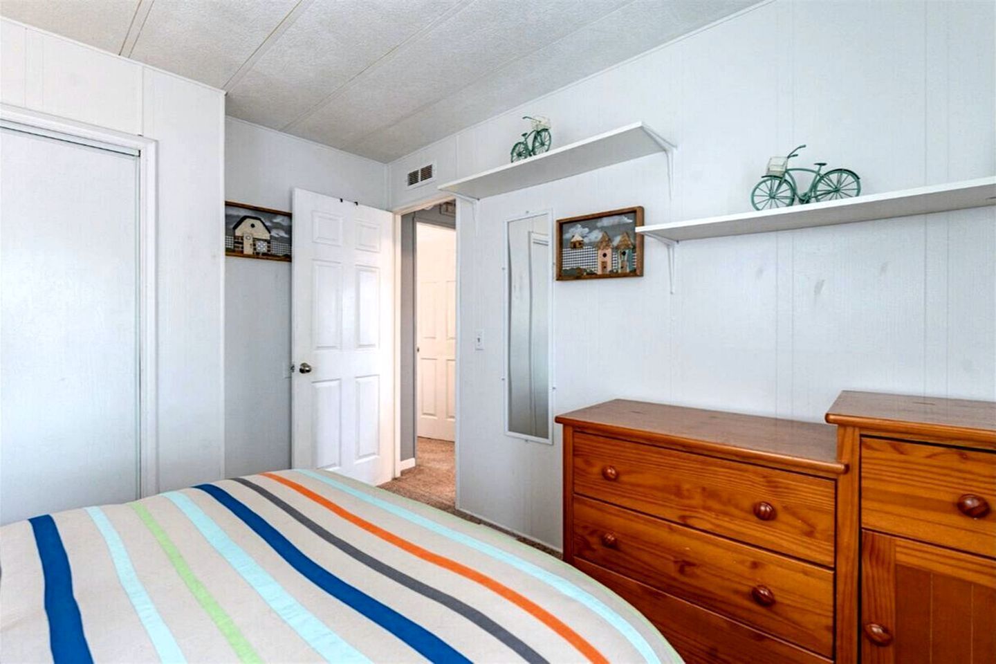 3 bedrooms, desk, iron/ironing board, WiFi