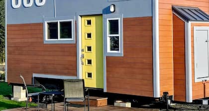 Family-Friendly Tiny House Getaway near Waldport, Oregon