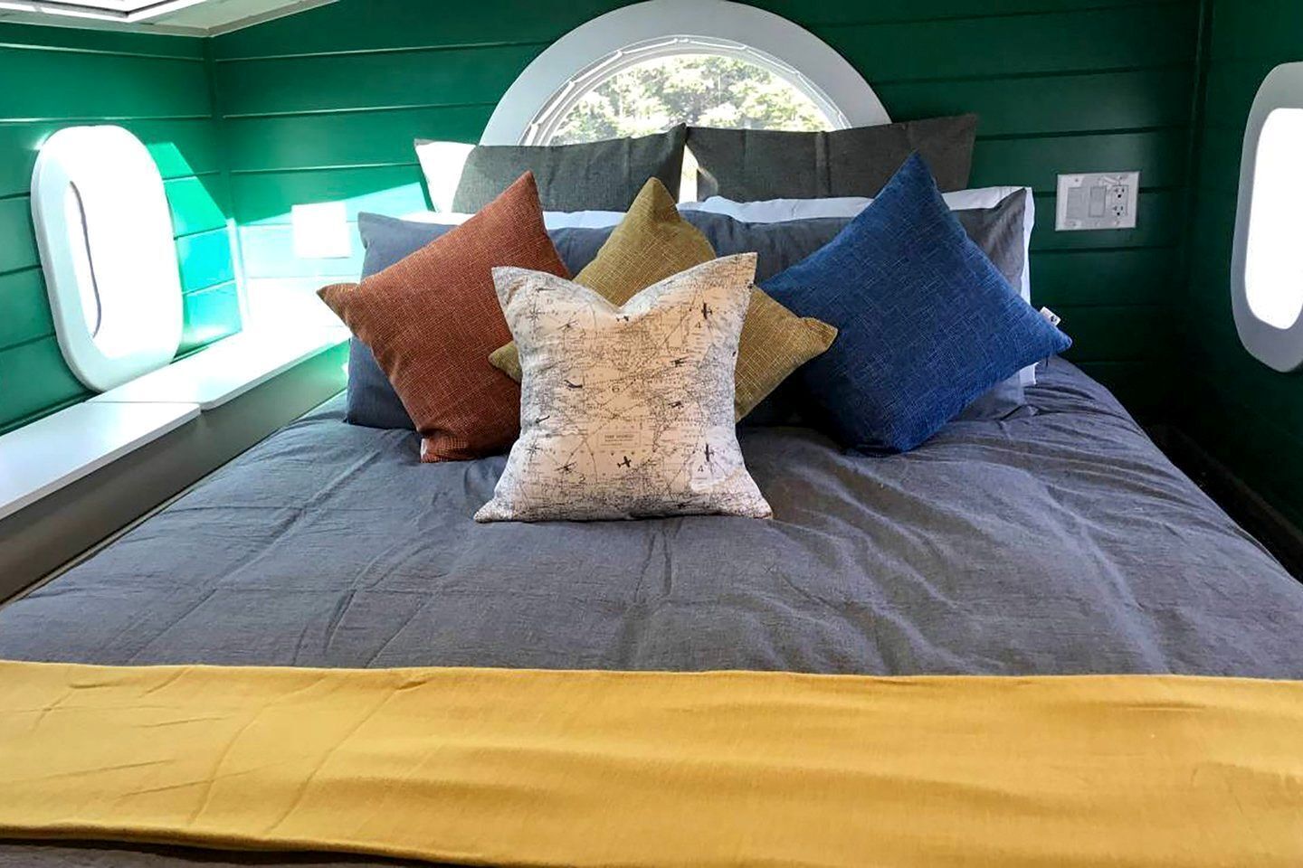 1 bedroom, in-room safe, WiFi, bed sheets