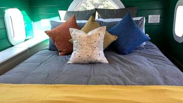 1 bedroom, in-room safe, WiFi, bed sheets