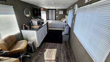 1 habitación, wifi y ropa de cama