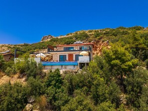 Villa, fumeurs | 2 chambres