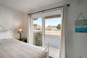 3 bedrooms, WiFi, bed sheets - Three Bedroom Condo with Pool in North Ocean City (Ocean City)