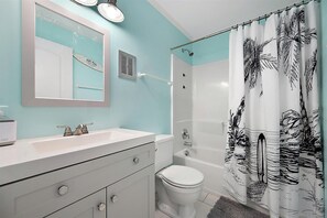 Shower, towels - Three Bedroom Condo with Pool in North Ocean City (Ocean City)