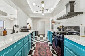 Fridge, microwave, oven, stovetop - Luxury Glamping Vacation Rental for Four for Stargazing near Joshua Tree National Park, California (Twentynine Palms)
