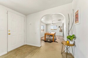 Interior - Luxury Glamping Vacation Rental for Four for Stargazing near Joshua Tree National Park, California (Twentynine Palms)