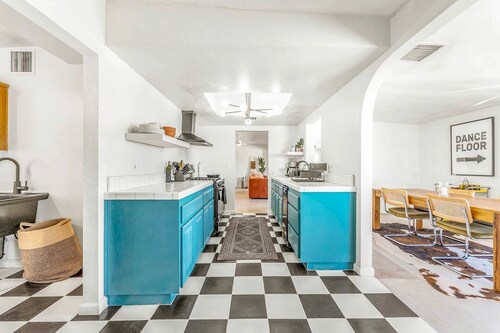 Luxury Glamping Vacation Rental for Four for Stargazing near Joshua Tree National Park, California