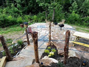 Outdoor dining - Cute Cabin near Chattanooga, for Wonderful Family Glamping in Tennessee (Chattanooga)