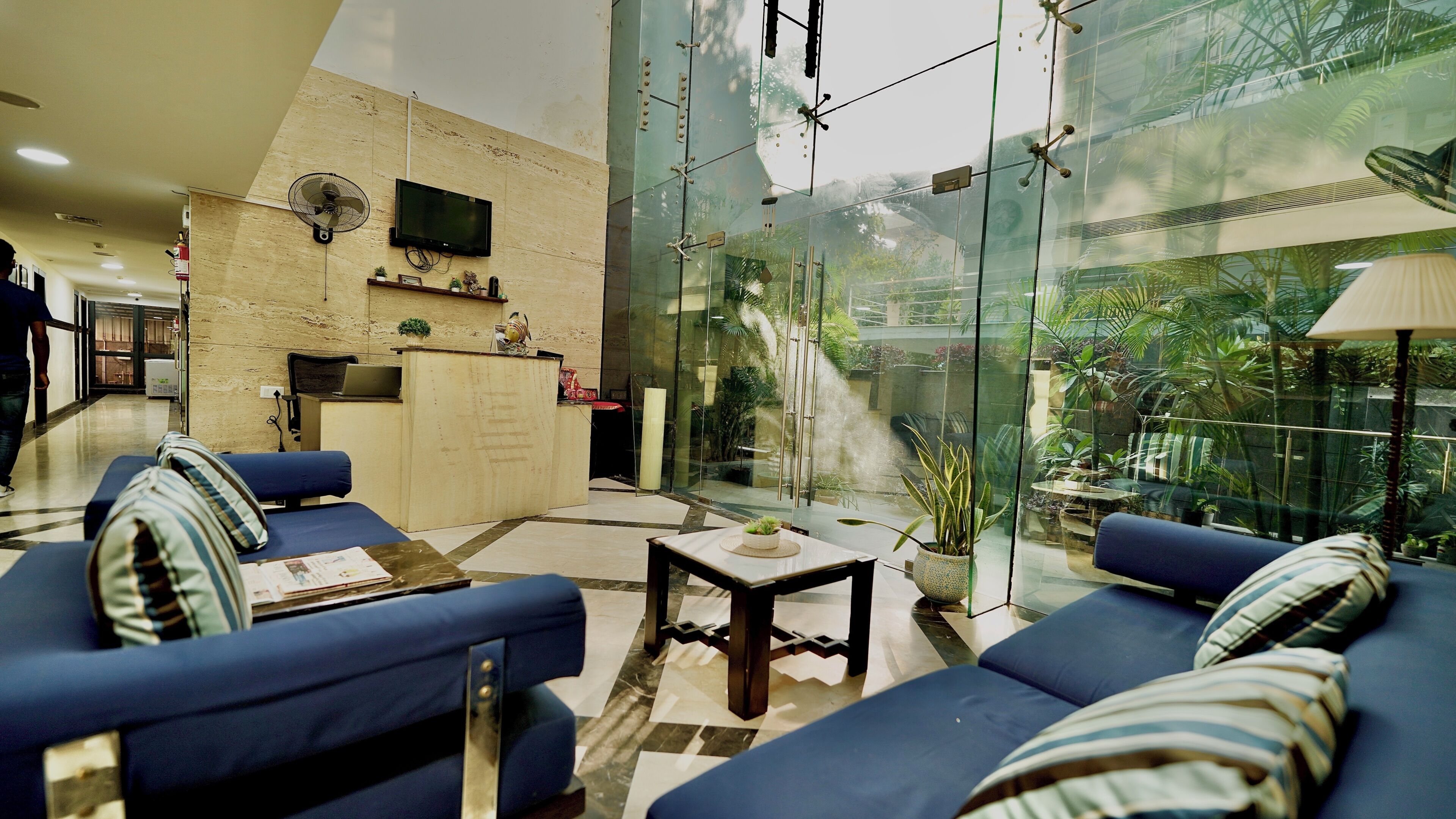 Área de estar no saguão