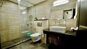 Deluxe Room, Balcony | Bathroom - CORPORATE STAYS-SUNCITY (Gurugram)
